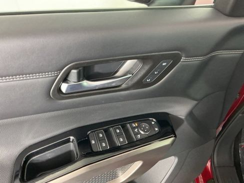 Used 2023 Nissan Pathfinder Platinum image 15