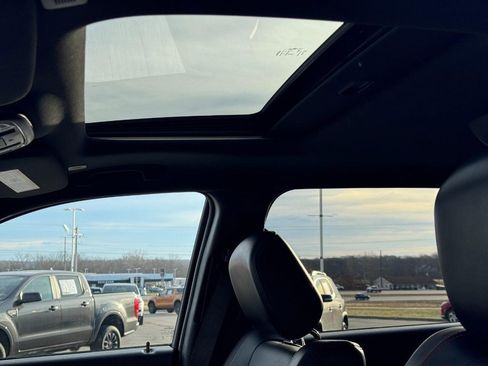 Used 2024 Dodge Durango GT image 29