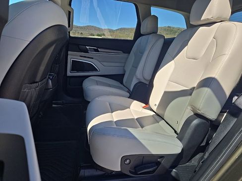 Used 2021 Kia Telluride S image 18