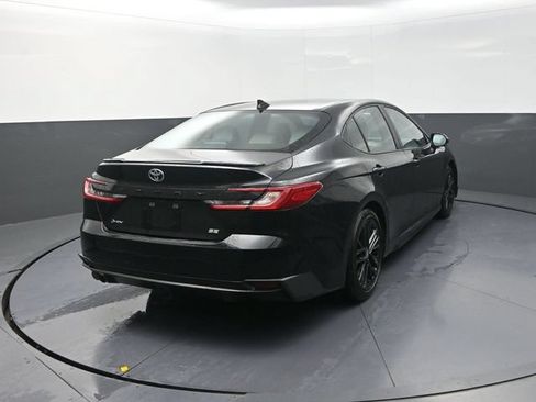 Used 2026 Toyota Camry SE FWD image 8