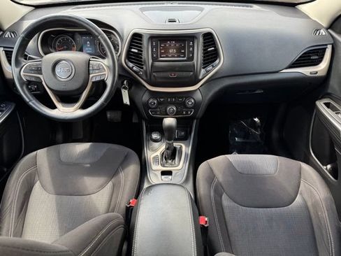 Used 2015 Jeep Cherokee Latitude w/ Cold Weather Group AWD/4WD image 11