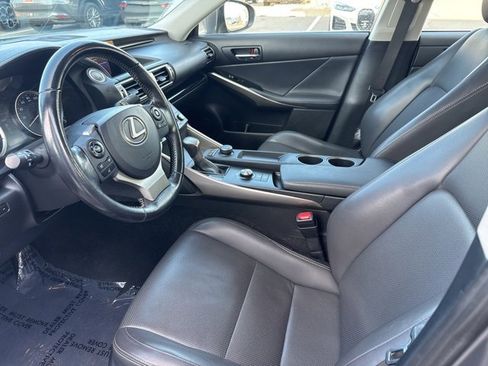 Used 2016 Lexus IS 300 AWD image 10