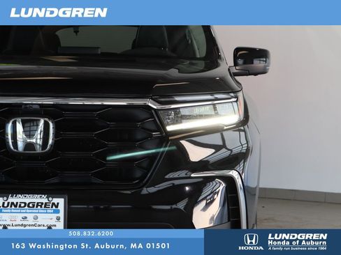 Used 2023 Honda Pilot Elite image 38