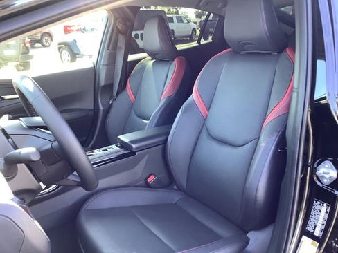 Used 2025 Toyota Prius Plug-In Hybrid image 8