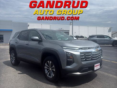Used 2025 Chevrolet Equinox LT FWD image 1