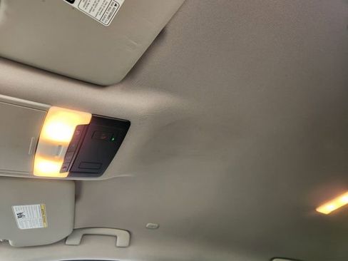 Used 2023 Nissan Rogue SV image 19