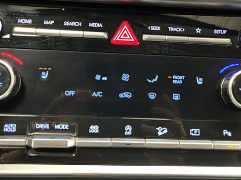 Used 2024 Hyundai Santa Fe XRT AWD/4WD image 19