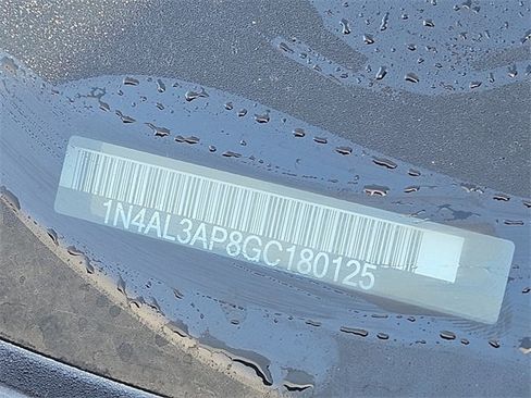 Used 2016 Nissan Altima 2.5 SR w/ Interior Lighting Package image 18