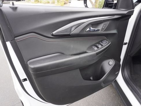 Used 2023 Chevrolet TrailBlazer RS w/ Sun and Liftgate Package FWD image 14
