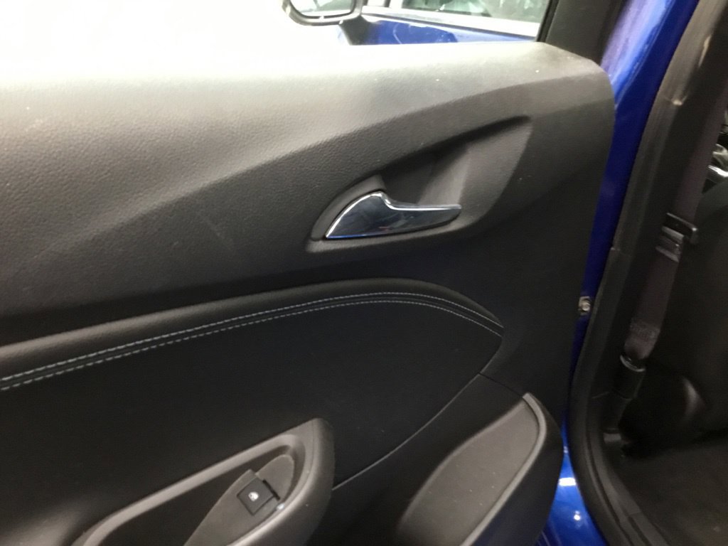 Used 2016 Chevrolet Cruze Premier FWD image 12
