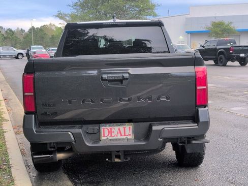 Used 2024 Toyota Tacoma TRD Sport image 4