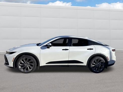 Used 2024 Toyota Crown Limited w/ Advanced Technology Package image 2