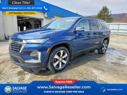 Used 2022 Chevrolet Traverse LT w/ LT Premium Package