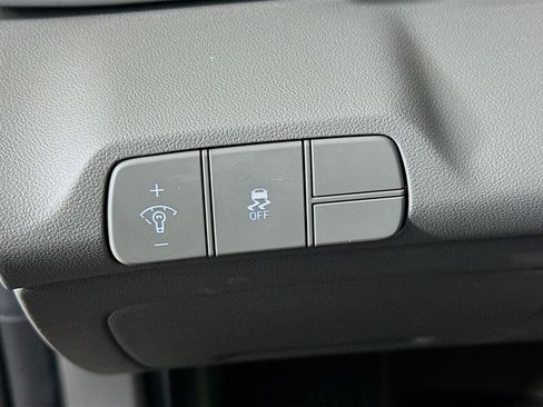 Used 2024 Hyundai Elantra SEL image 16