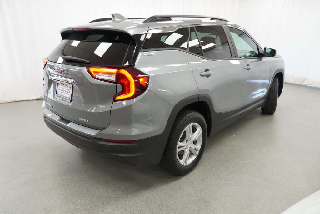 Used 2024 GMC Terrain SLE w/ Driver Convenience Package AWD/4WD image 6