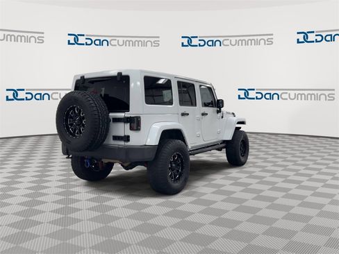 Used 2012 Jeep Wrangler Unlimited Rubicon w/ Connectivity Group image 8