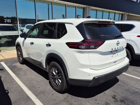 Used 2024 Nissan Rogue S image 2