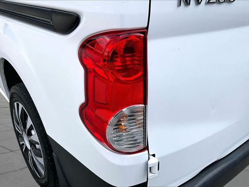 Used 2021 Nissan NV200 S FWD image 26