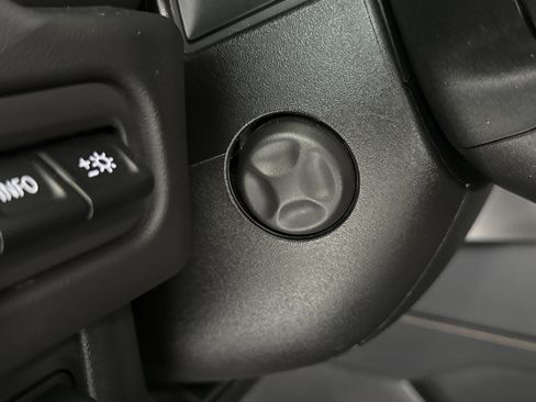 Used 2023 GMC Yukon AT4 w/ AT4 Premium Plus Package image 32