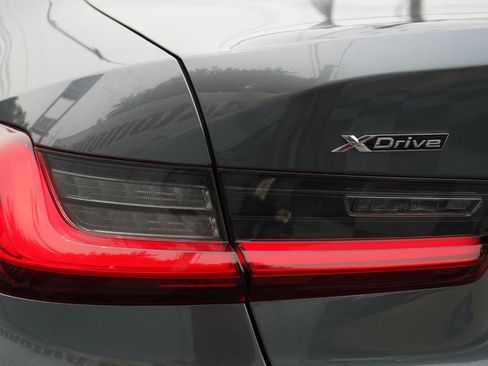 Used 2020 BMW 330i xDrive Sedan w/ M Sport Package AWD/4WD image 31