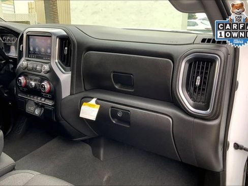 Used 2022 GMC Sierra 1500 SLE image 16