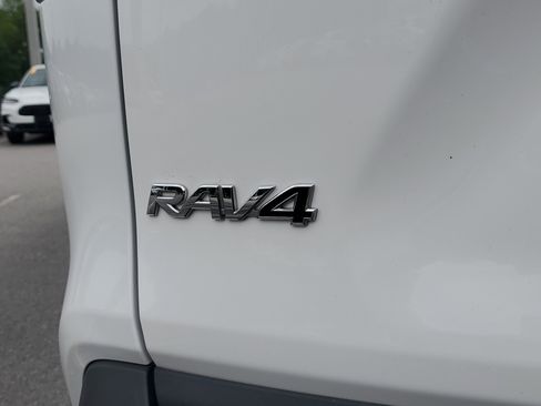 Certified 2024 Toyota RAV4 LE AWD/4WD image 8