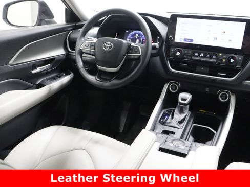 Certified 2024 Toyota Grand Highlander XLE image 31
