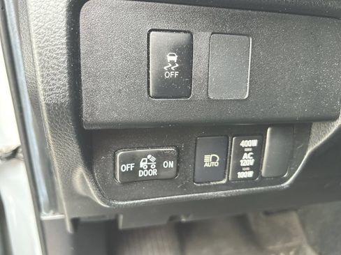 Used 2021 Toyota Tacoma TRD Off-Road RWD image 14