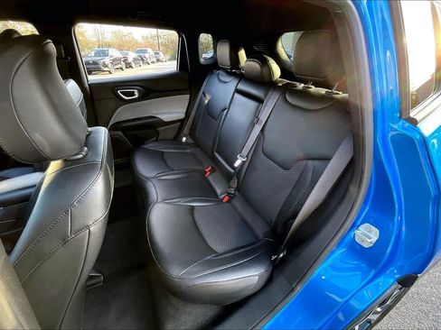 Used 2024 Jeep Compass Latitude image 38