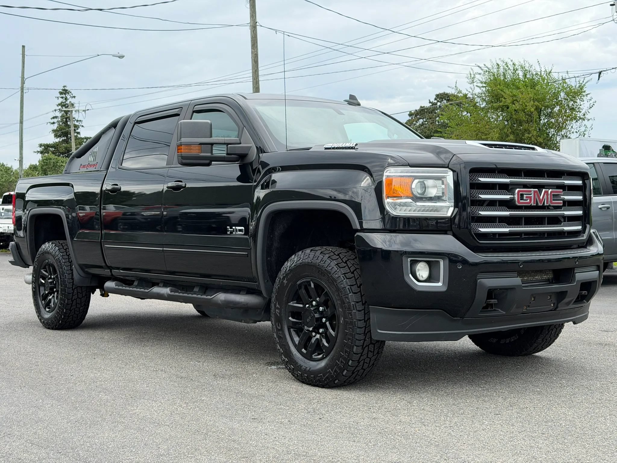 Used 2018 GMC Sierra 2500 SLT w/ Duramax Plus Package AWD/4WD image 3