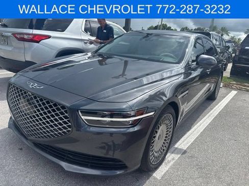 Used 2020 Genesis G90 3.3T Premium RWD image 3