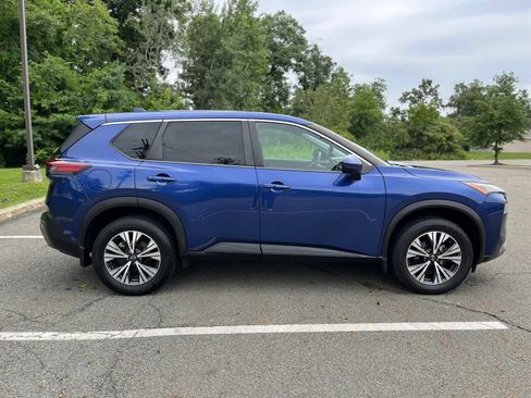 Used 2022 Nissan Rogue SV AWD/4WD image 11