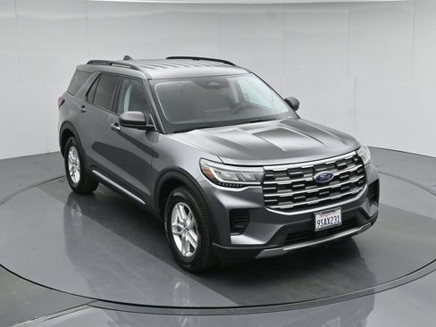 Certified 2025 Ford Explorer Active RWD image 42