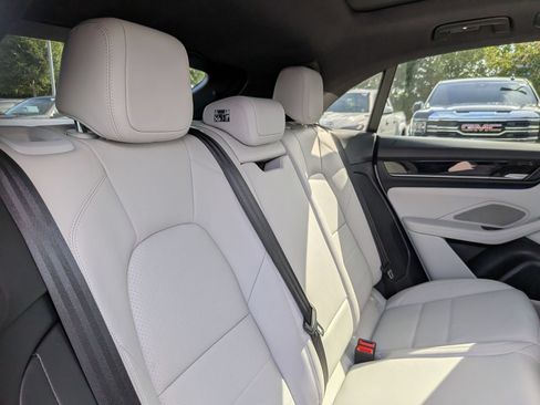 Used 2025 Porsche Macan 4 Electric AWD/4WD image 35