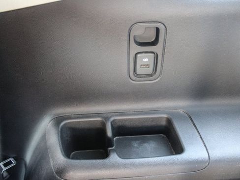 Used 2020 Chevrolet Traverse LS image 38