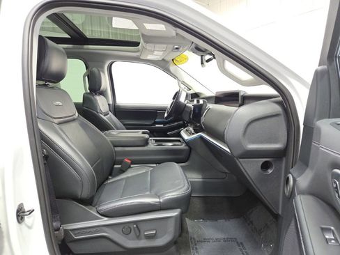 Used 2025 Ford Expedition Max Platinum AWD/4WD image 10