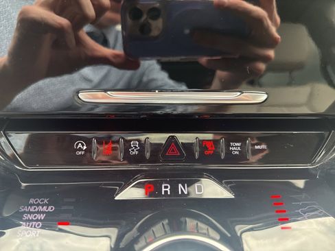 Used 2022 Jeep Wagoneer Series III w/ Premium Group I image 43