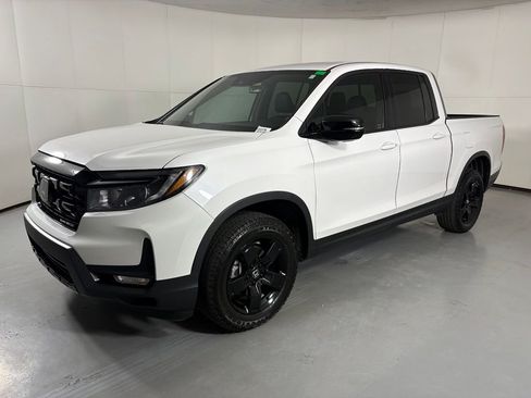 Used 2025 Honda Ridgeline Black Edition image 4