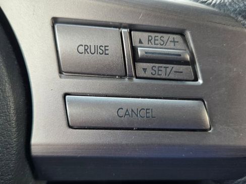 Used 2010 Subaru Outback 2.5i Limited AWD/4WD image 15