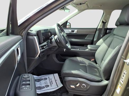 Used 2025 Hyundai Santa Fe SEL FWD image 19