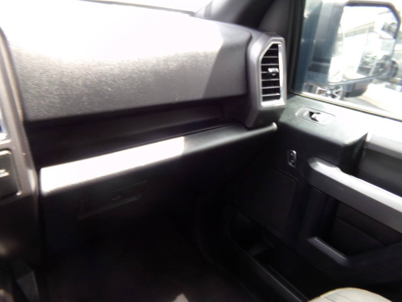 Used 2016 Ford F150 XLT w/ Equipment Group 301A Mid AWD/4WD image 24