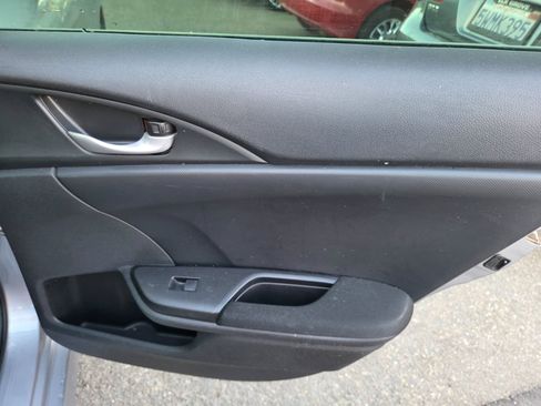 Used 2018 Honda Civic EX-T image 12