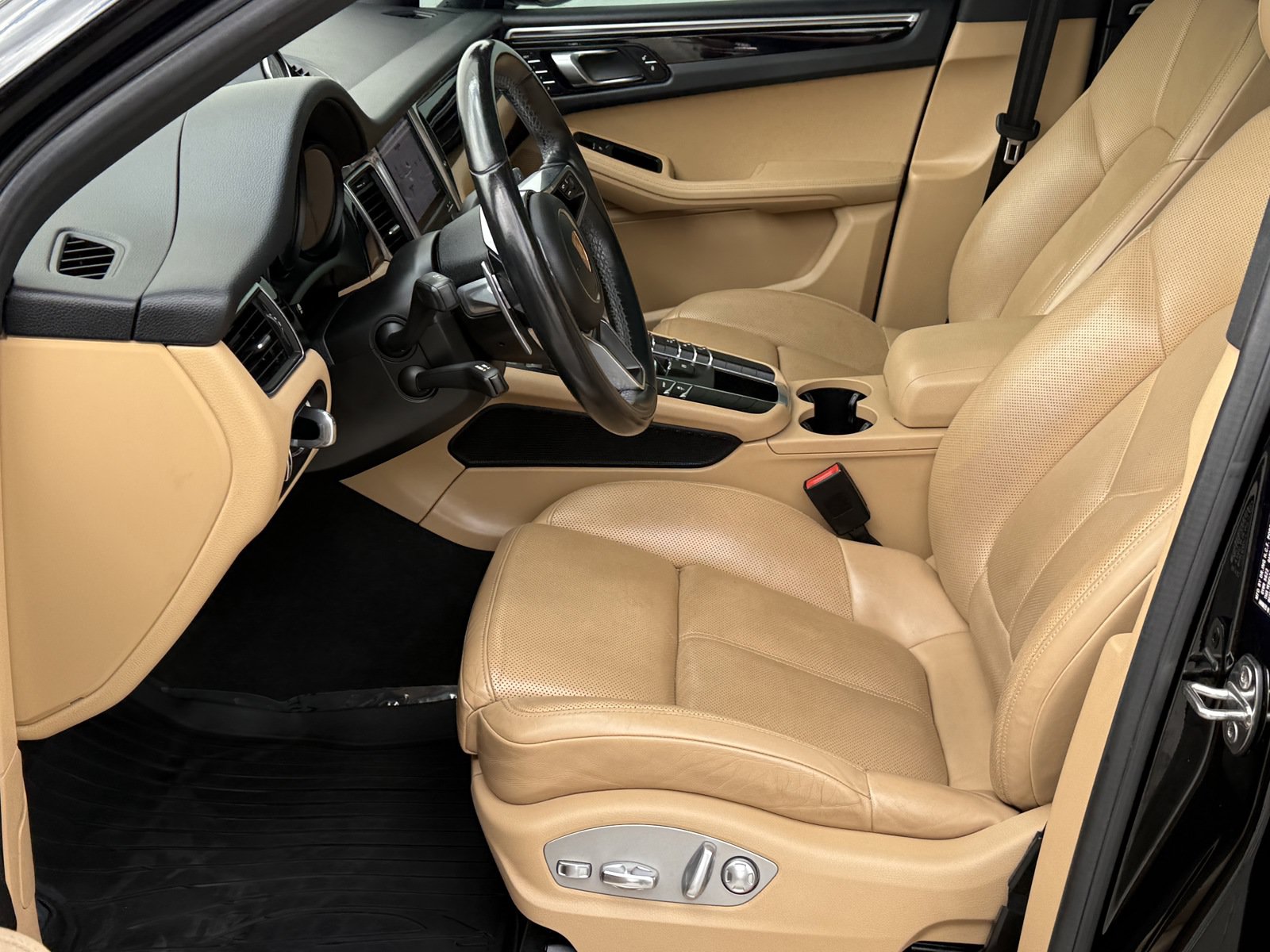 Used 2018 Porsche Macan S AWD/4WD image 16