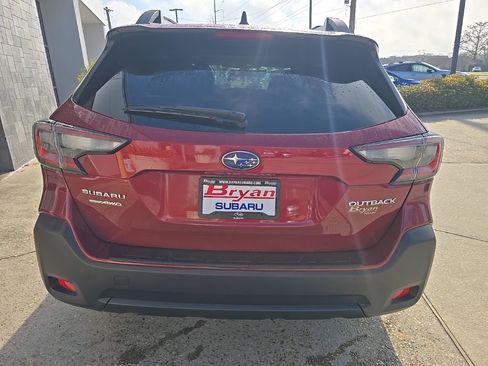 Used 2025 Subaru Outback Premium image 35