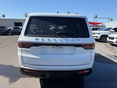 Used 2024 Jeep Wagoneer L Series II w/ Flexible Seating Group image 4