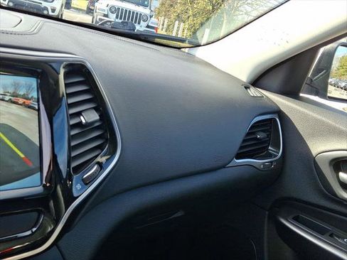 Certified 2020 Jeep Cherokee Limited image 31