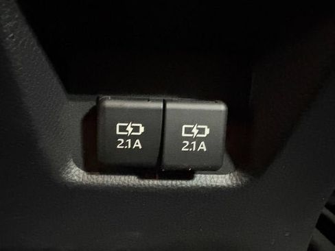 Certified 2021 Toyota RAV4 XLE Premium AWD/4WD image 18