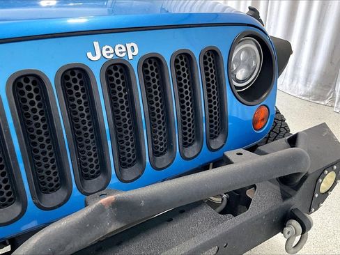 Used 2010 Jeep Wrangler Unlimited Sport AWD/4WD image 7