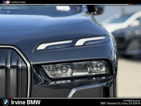 Used 2025 BMW i7 eDrive50 w/ M Sport Package image 1