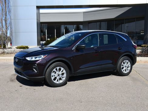 Used 2023 Ford Escape Active image 2